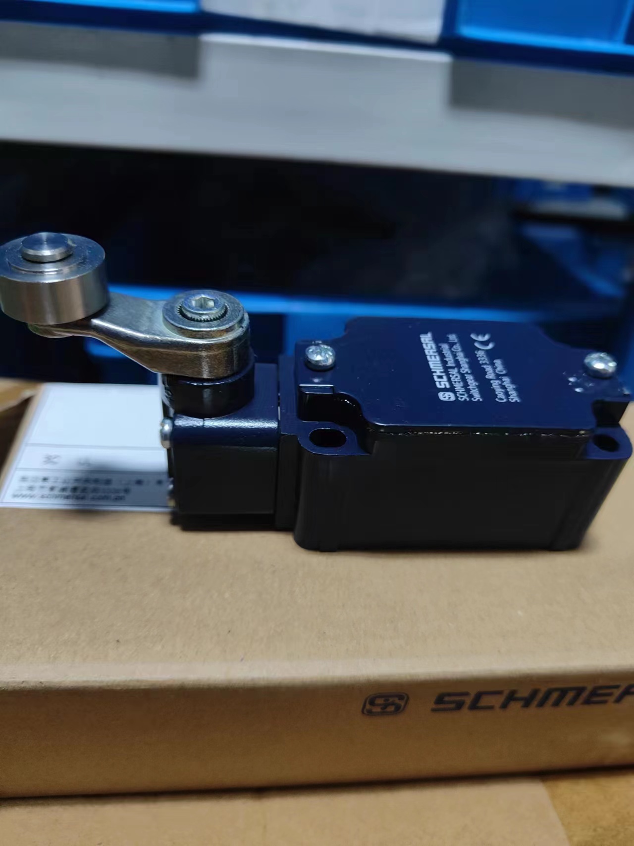 λ_P(gun)Z4VH335-11Z-RVAʩ~ِSCHMERSAL 
P(gun)I: