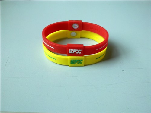 zCz֭h(hun)ɫЬF(xin)؛ 
P(gun)I:2011-12-02